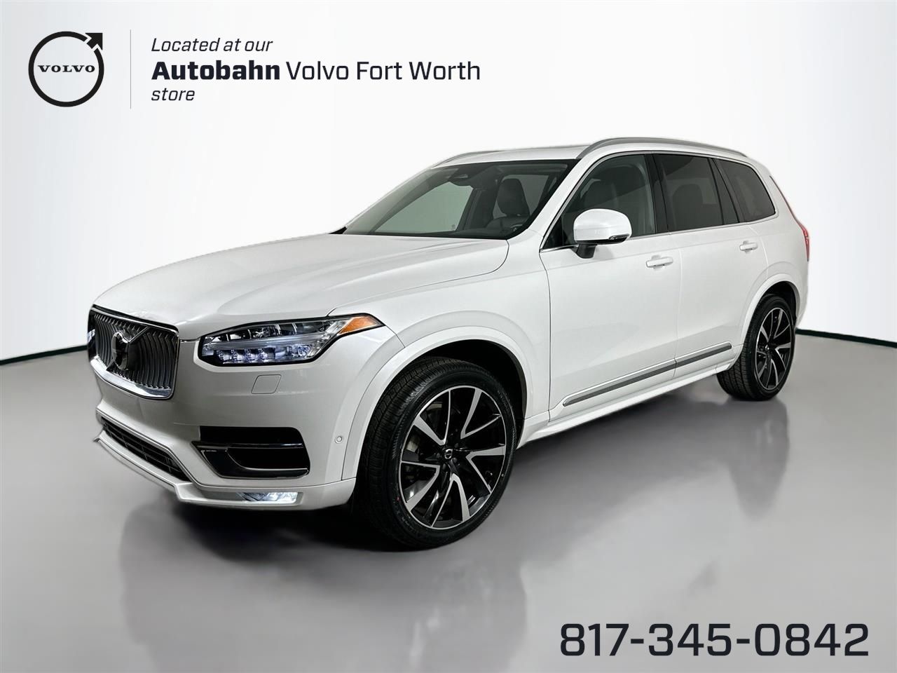 2023 Volvo XC90 Plus's photo