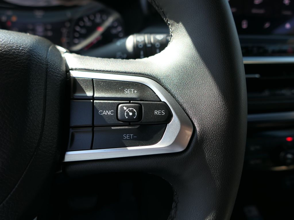 2025 Jeep Compass Latitude photo 9
