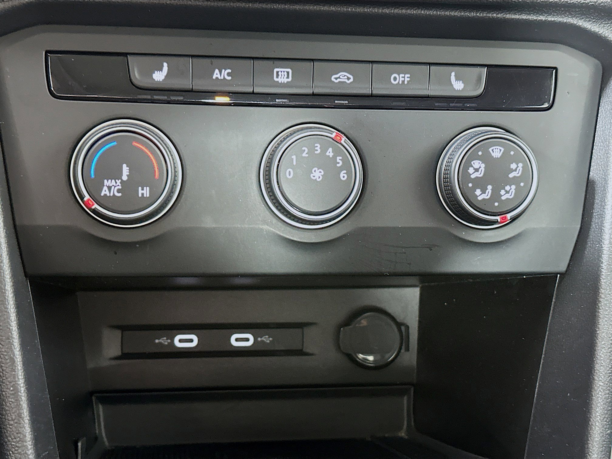 2022 Volkswagen Taos SE photo 15