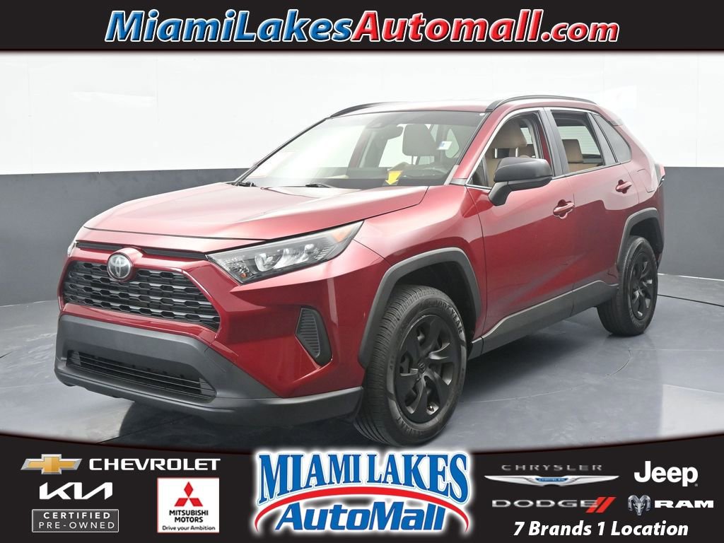 2019 Toyota RAV4 LE's photo