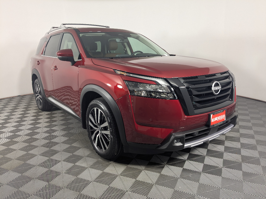 2025 Nissan Pathfinder Platinum's photo