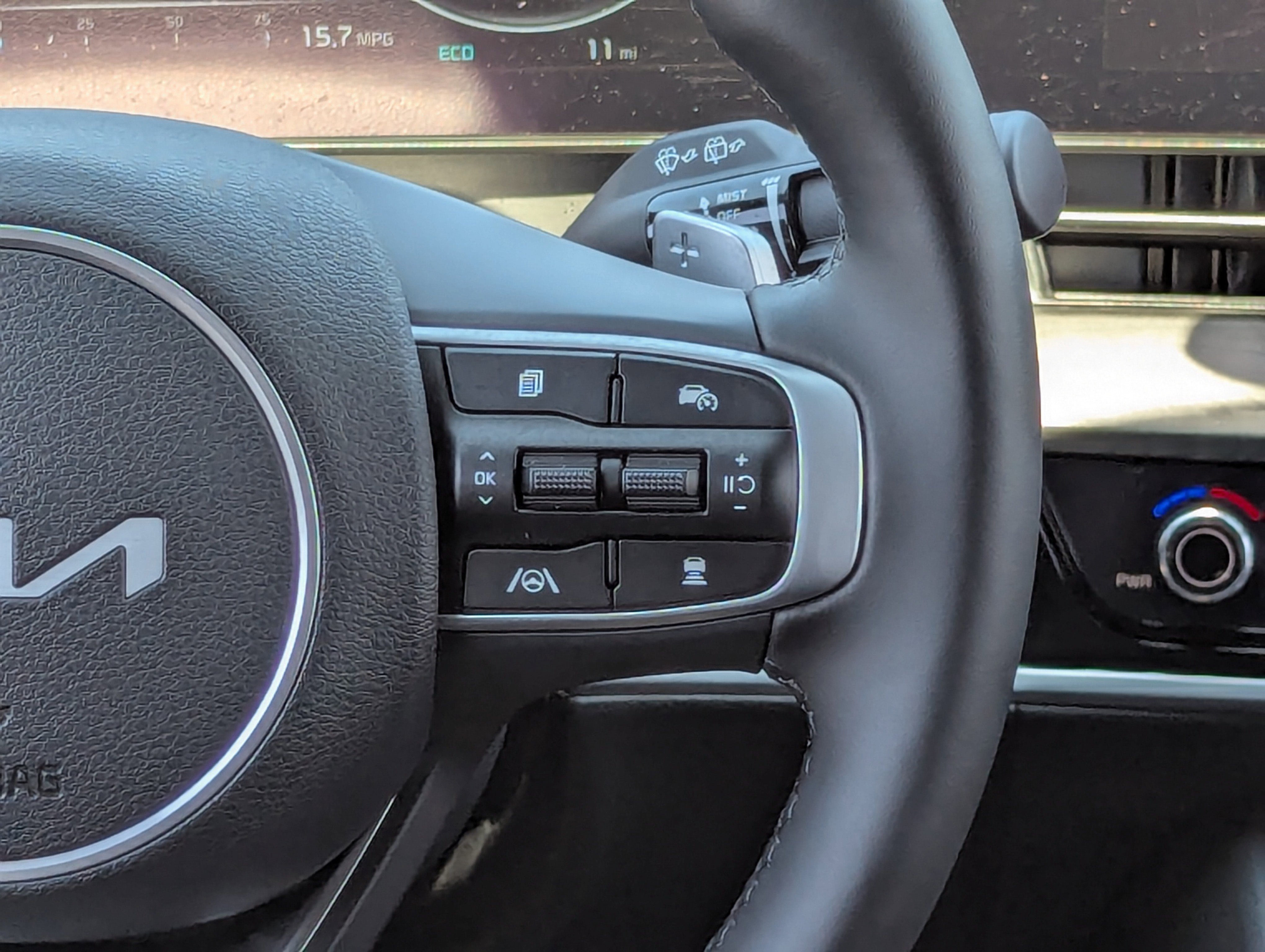 2025 Kia Sportage Plug-In Hybrid X-Line Prestige photo 3