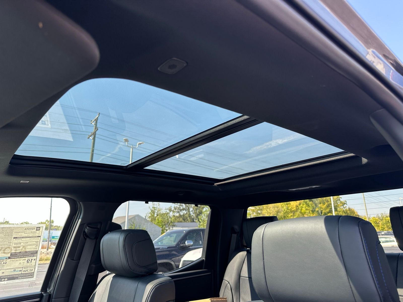 2025 Toyota Tundra Platinum CrewMax photo 19