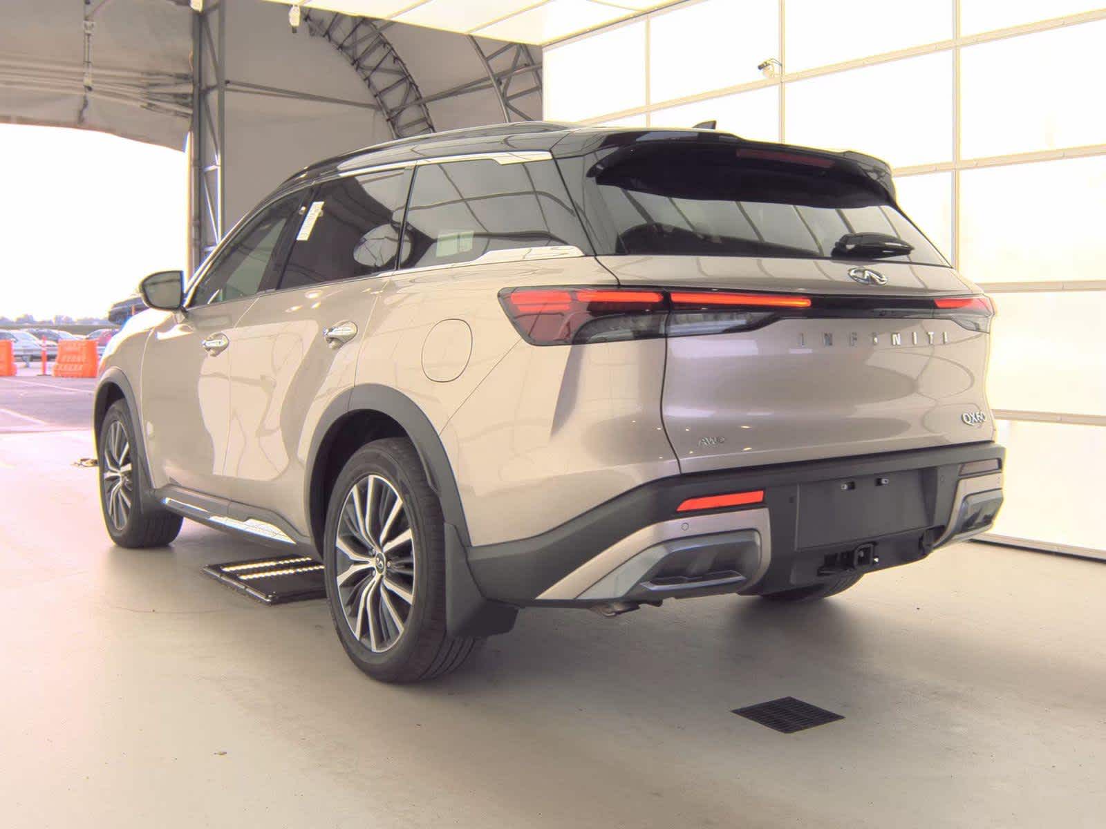 2025 Infiniti QX60 Autograph photo 3