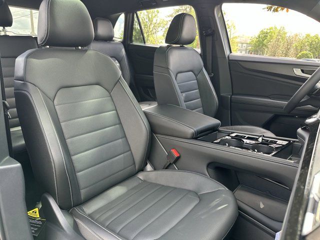 2025 Volkswagen Atlas Cross Sport SEL R-Line photo 15