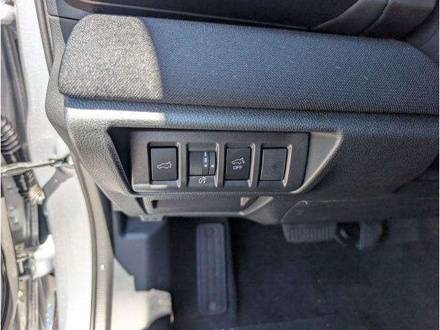 New 2025 ICE SILVER METALLIC Subaru Premium image 18