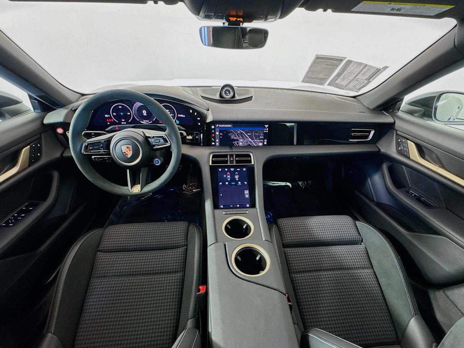2025 Porsche Taycan 4S photo 19