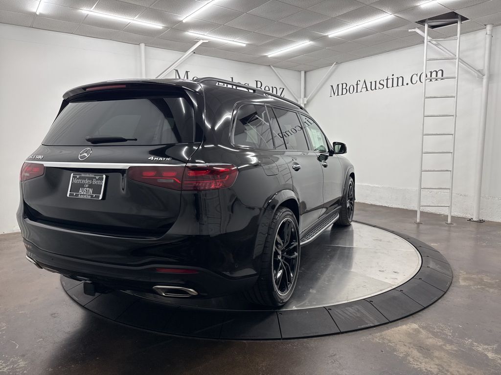2026 Mercedes Benz GLS 580 4MATIC photo 2