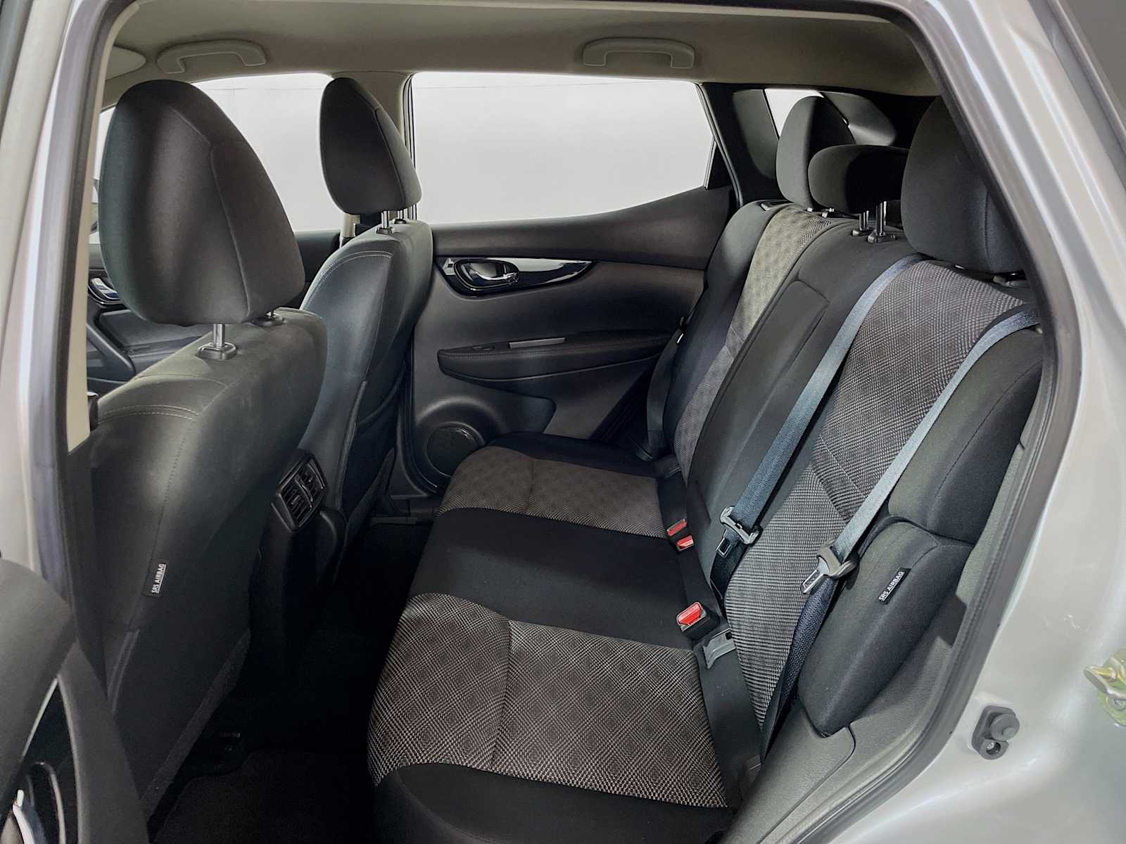 2022 Nissan Rogue Sport SV photo 21