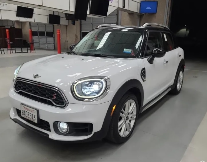 2018 MINI Countryman S's photo