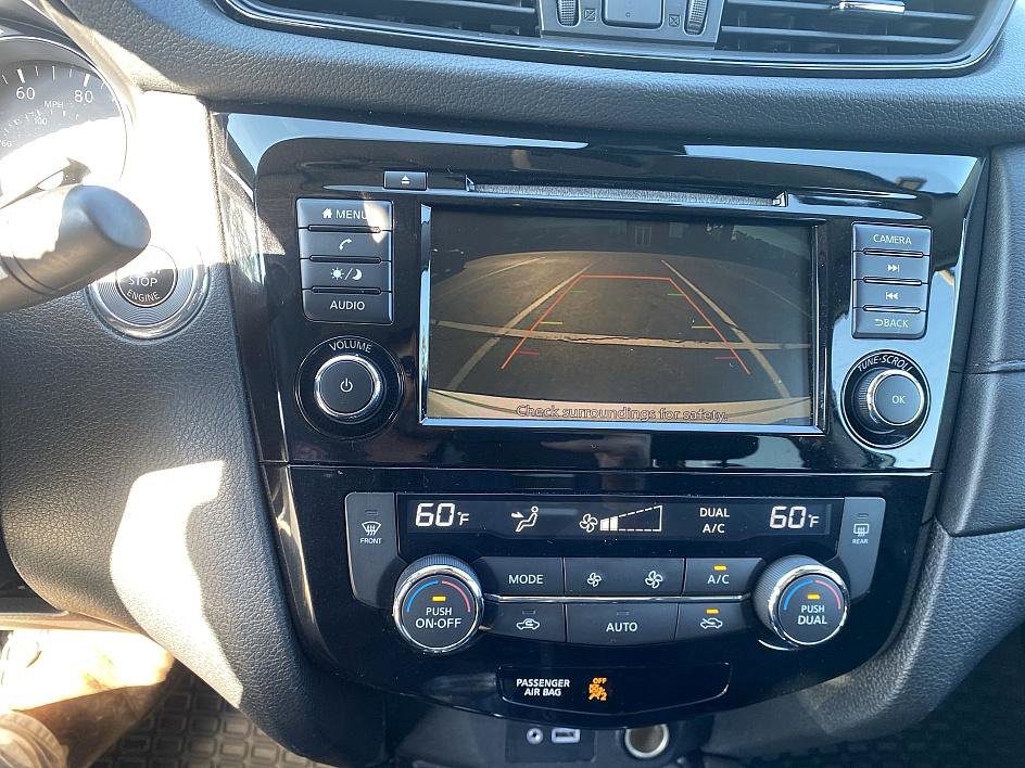 2019 Nissan Rogue SV photo 14