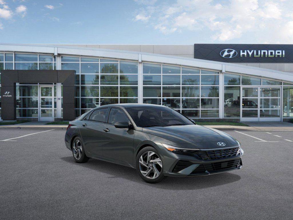 2025 Hyundai Elantra SEL Convenience photo 2