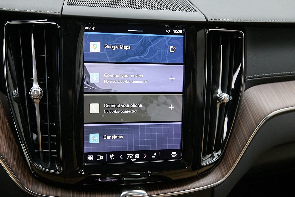 2023 VOLVO XC60 - Image 18