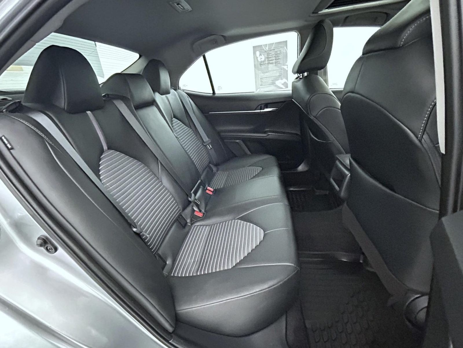 2023 Toyota Camry SE photo 18