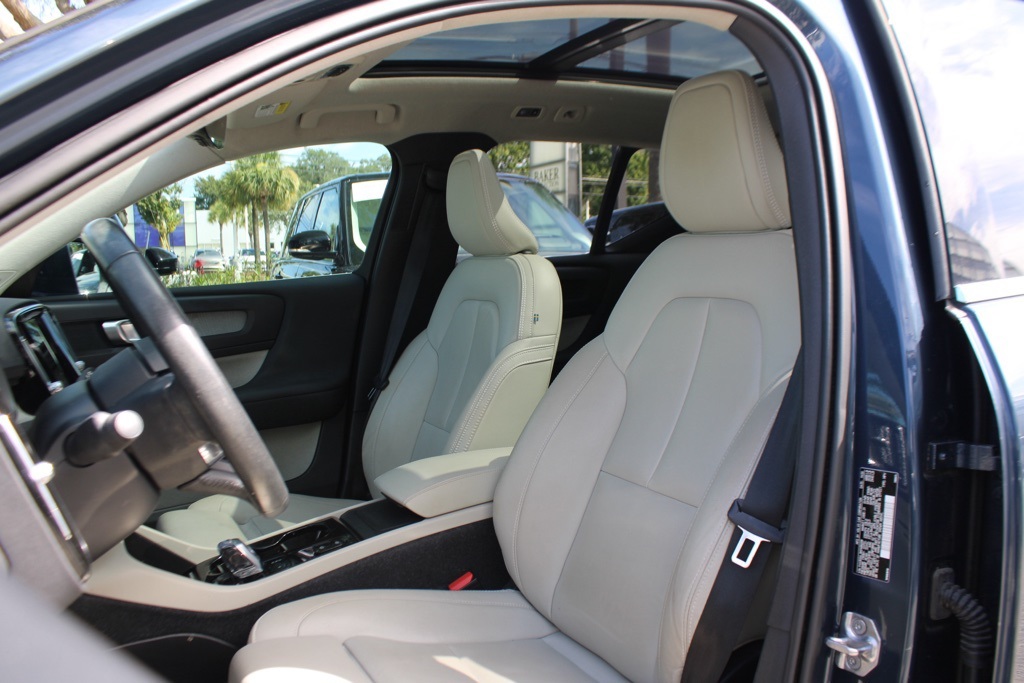 2021 Volvo XC40 T5 AWD Inscription photo 4