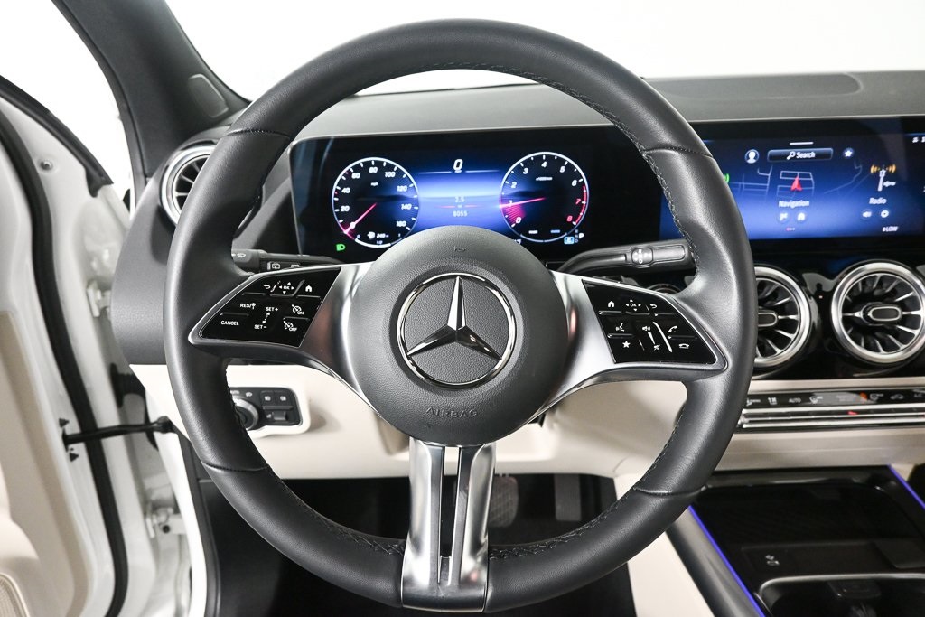 2025 Mercedes Benz GLA 250 photo 2