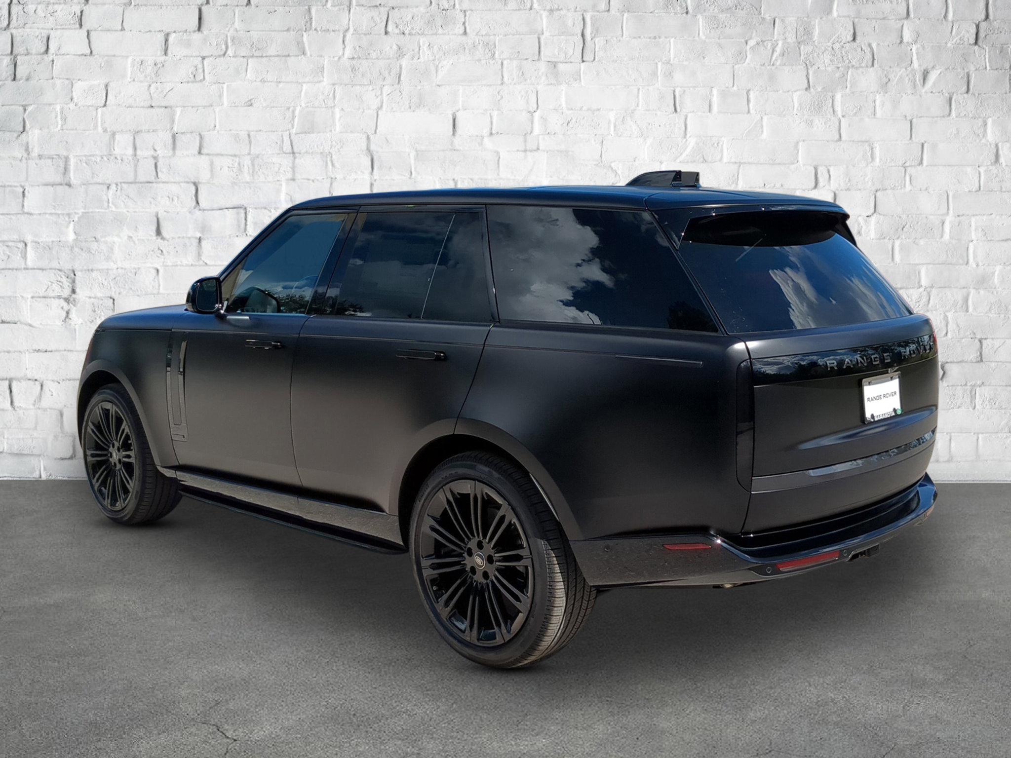 2025 Land Rover Range Rover Autobiography photo 2