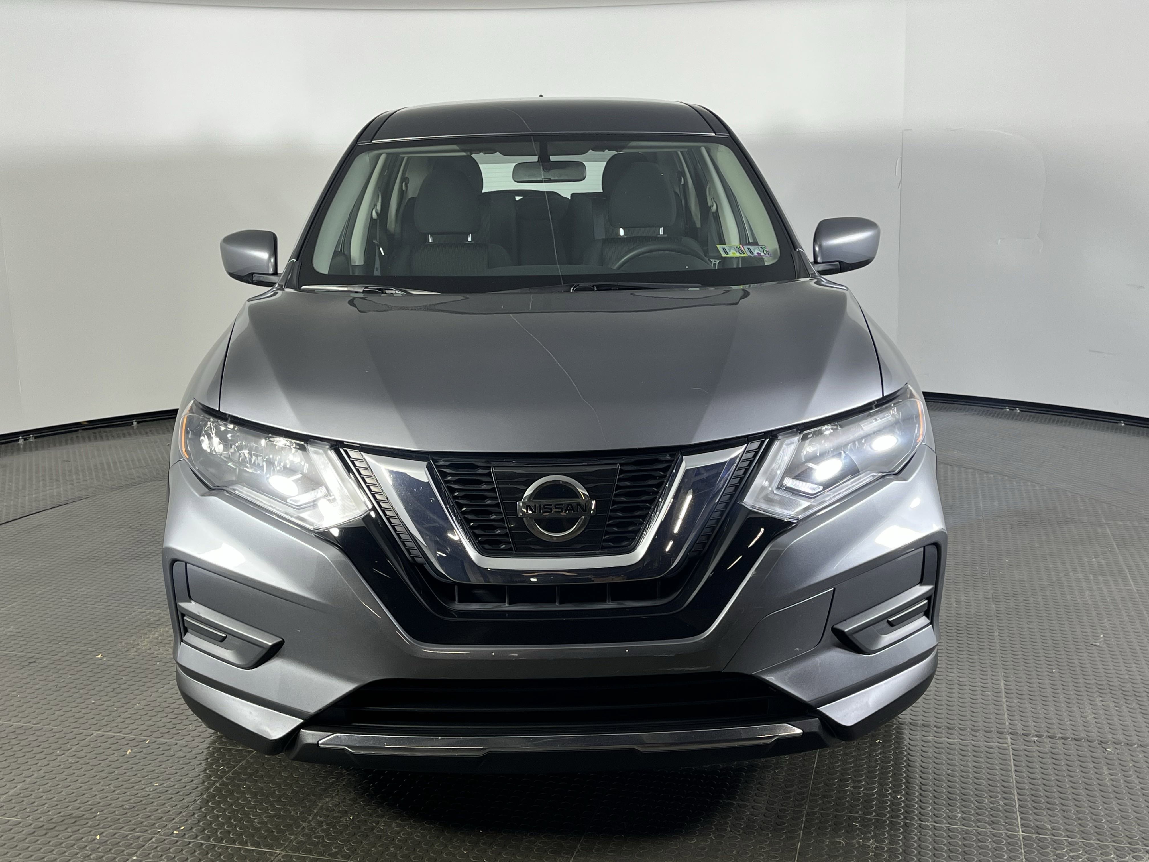 2017 Nissan Rogue AWD S photo 3