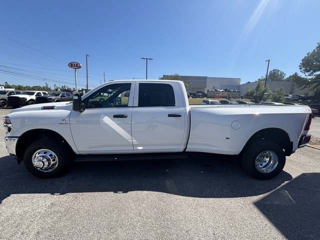 2026 Ram 3500 Tradesman photo 3