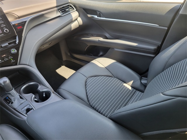 2021 Toyota Camry SE photo 14
