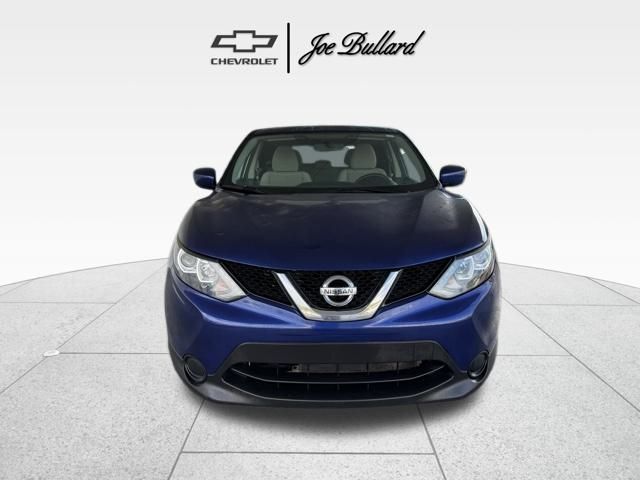 2017 Nissan Rogue Sport S photo 2