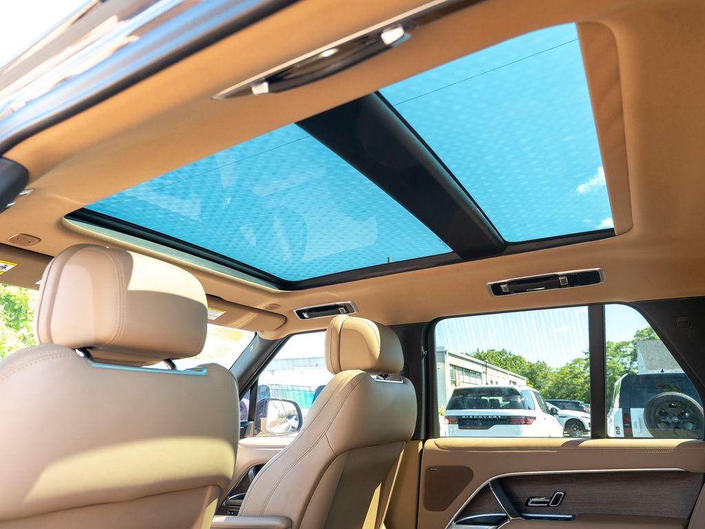 2024 Land Rover Range Rover SE photo 26