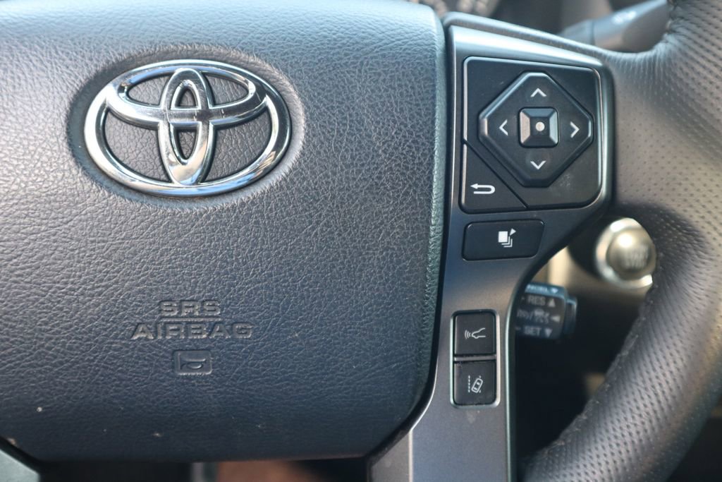 2018 Toyota Tacoma TRD Sport photo 24