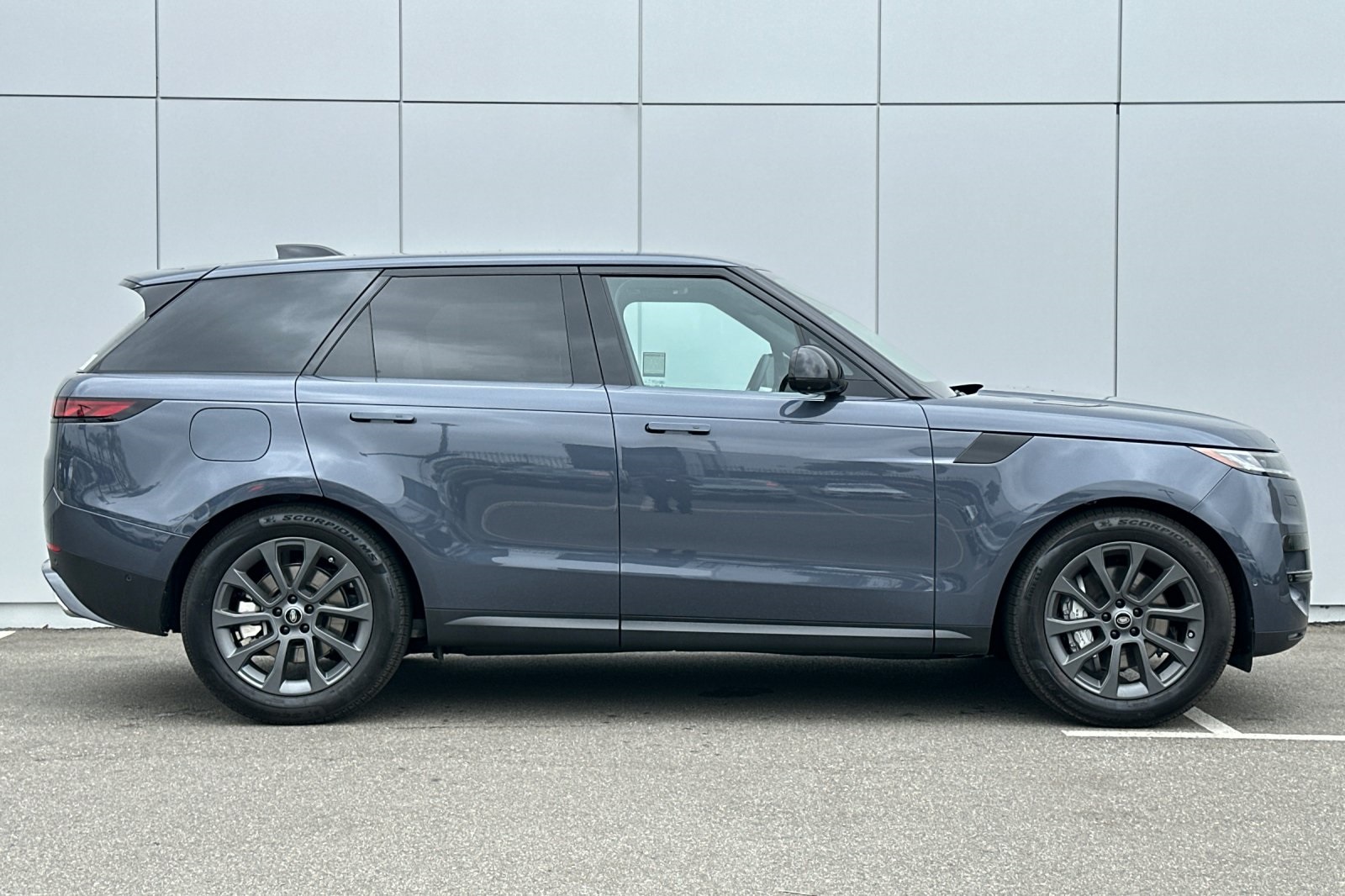 2025 Land Rover Range Rover Sport P360 S photo 7