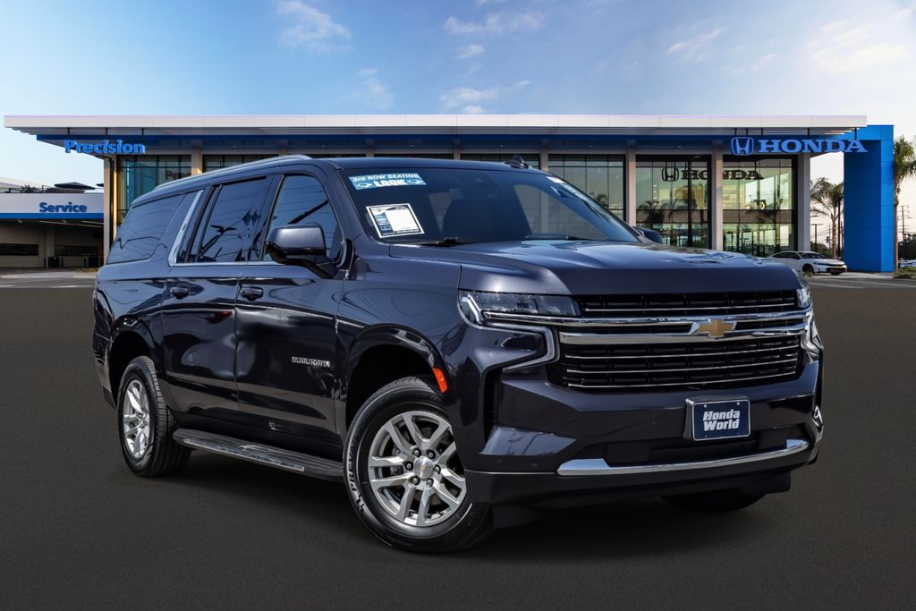 2023 Chevrolet Suburban LT's photo
