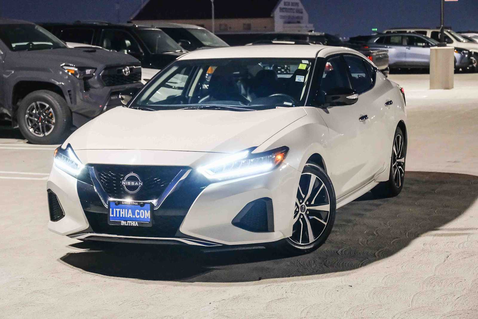 2023 Nissan Maxima SV's photo