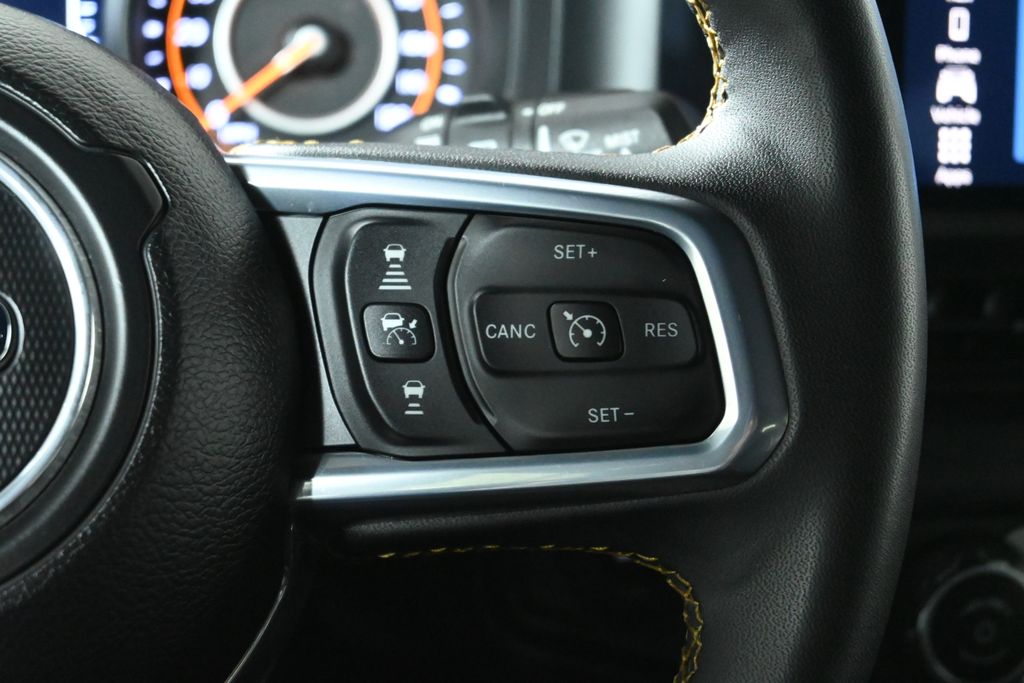 2024 Jeep Wrangler Sahara photo 17