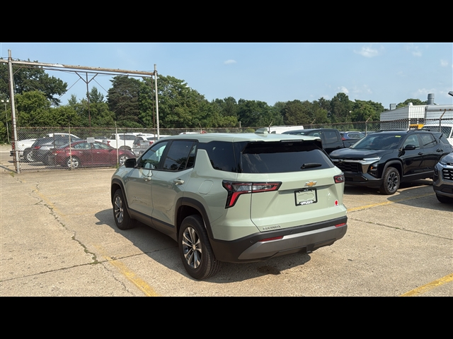 2026 Chevrolet Equinox LT photo 2
