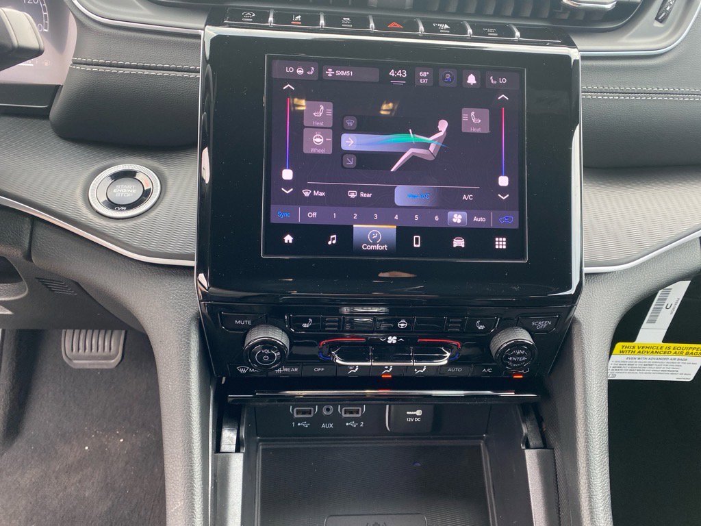 2025 Jeep Grand Cherokee Laredo X photo 3