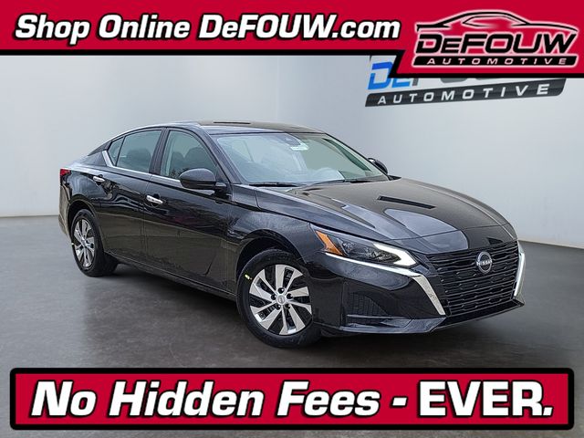 2025 Nissan Altima S's photo