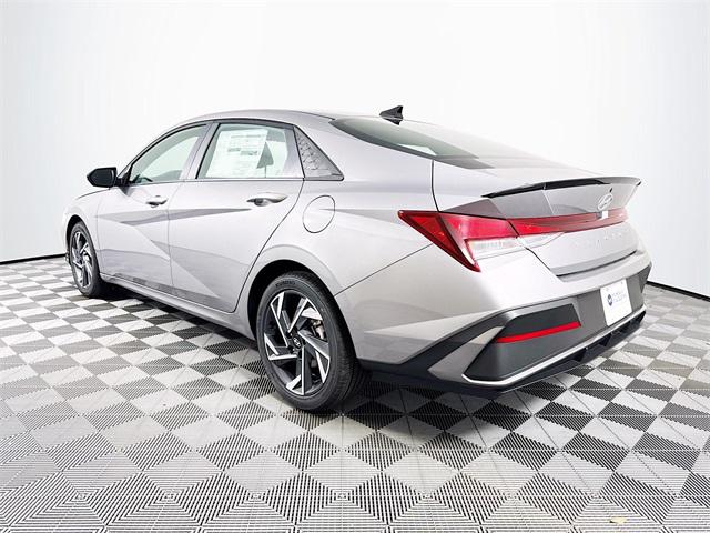 2025 Hyundai Elantra SEL Sport photo 4
