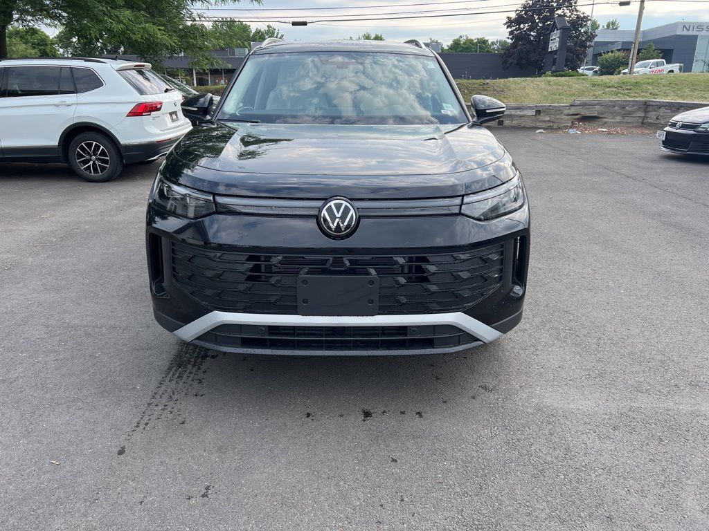 2025 Volkswagen Tiguan SE photo 2
