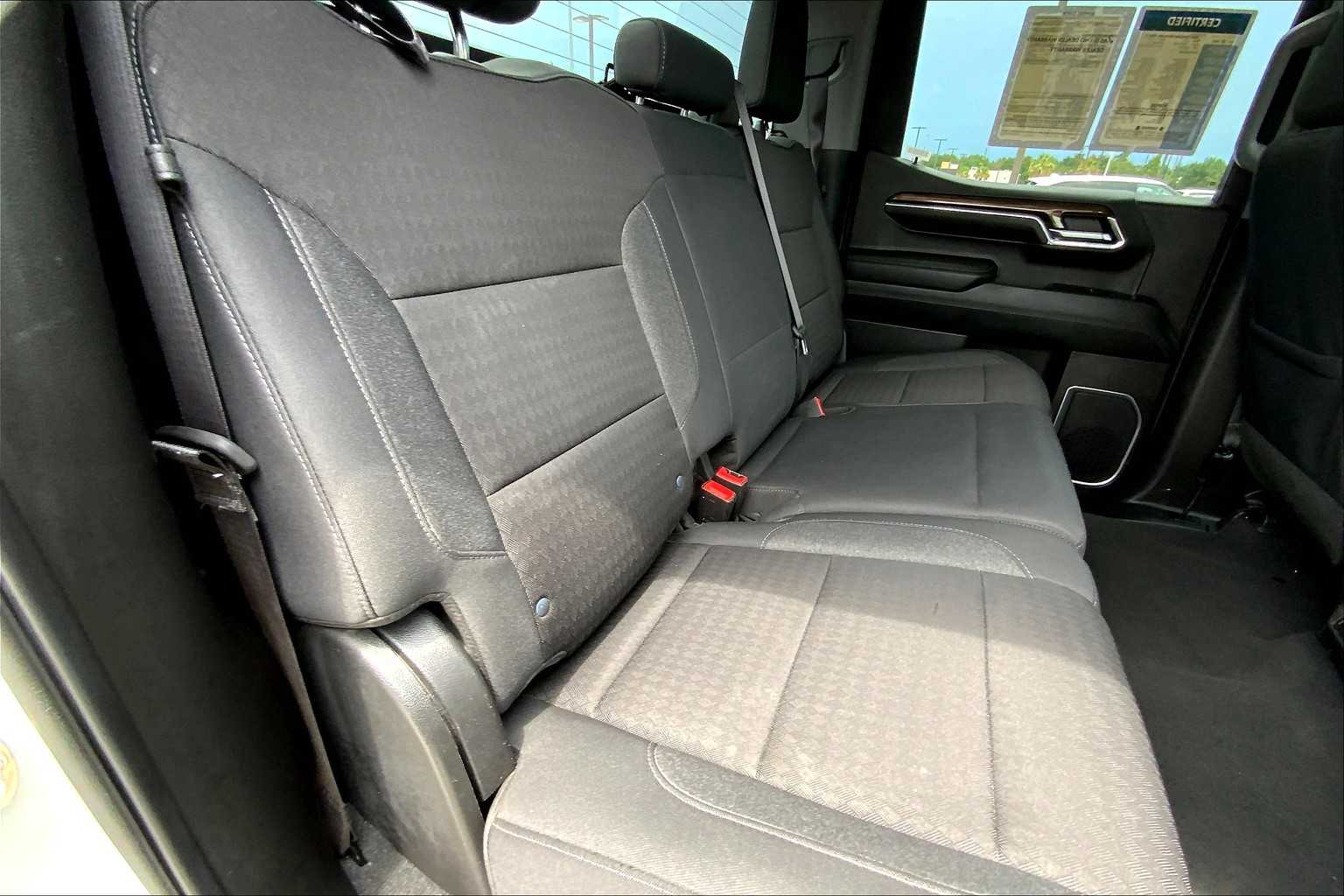 2024 Chevrolet Silverado 1500 LT photo 17