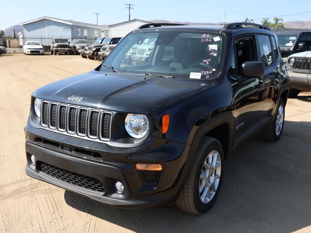 New 2023 Black Clear-Coat Exterior Paint Jeep Latitude image 7