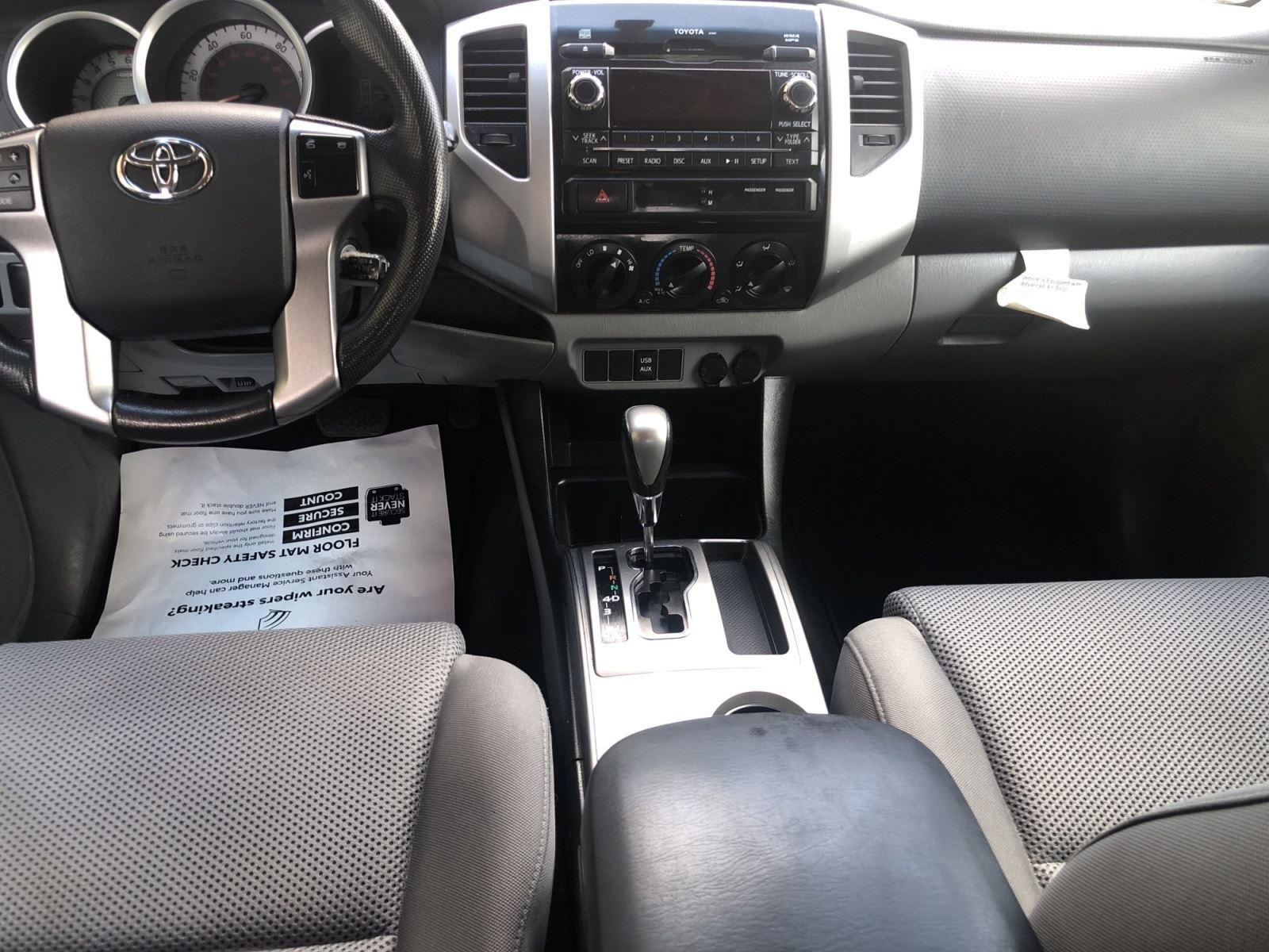2012 Toyota Tacoma PreRunner V6 Double Cab photo 11