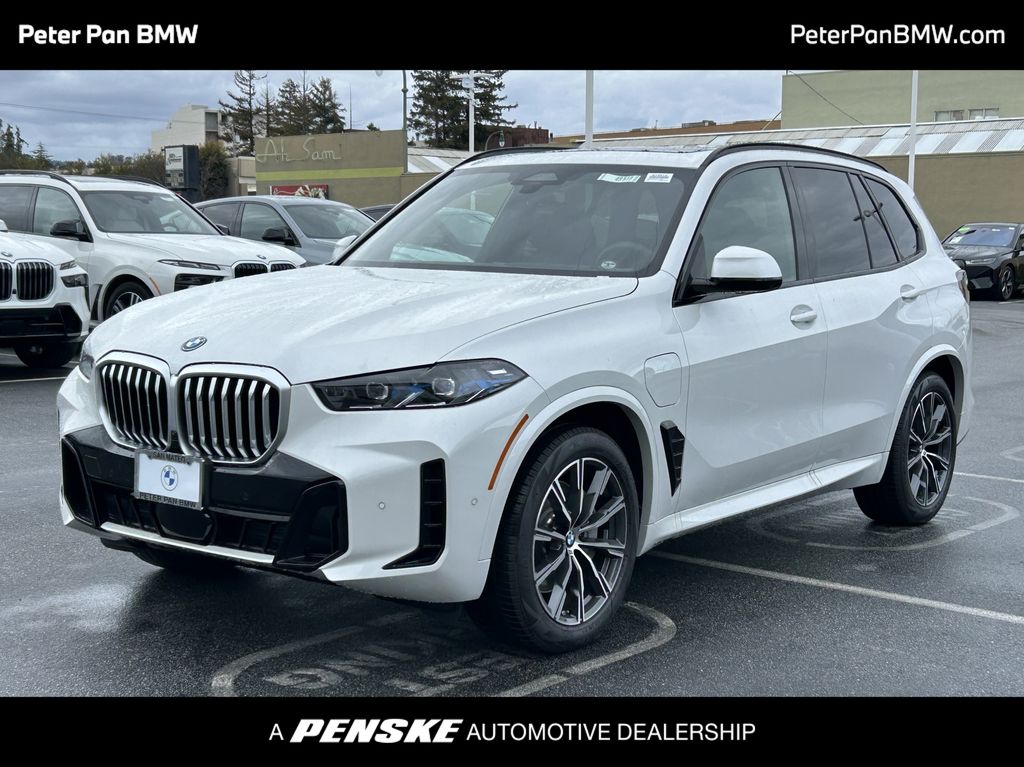 2026 BMW X5 50e's photo