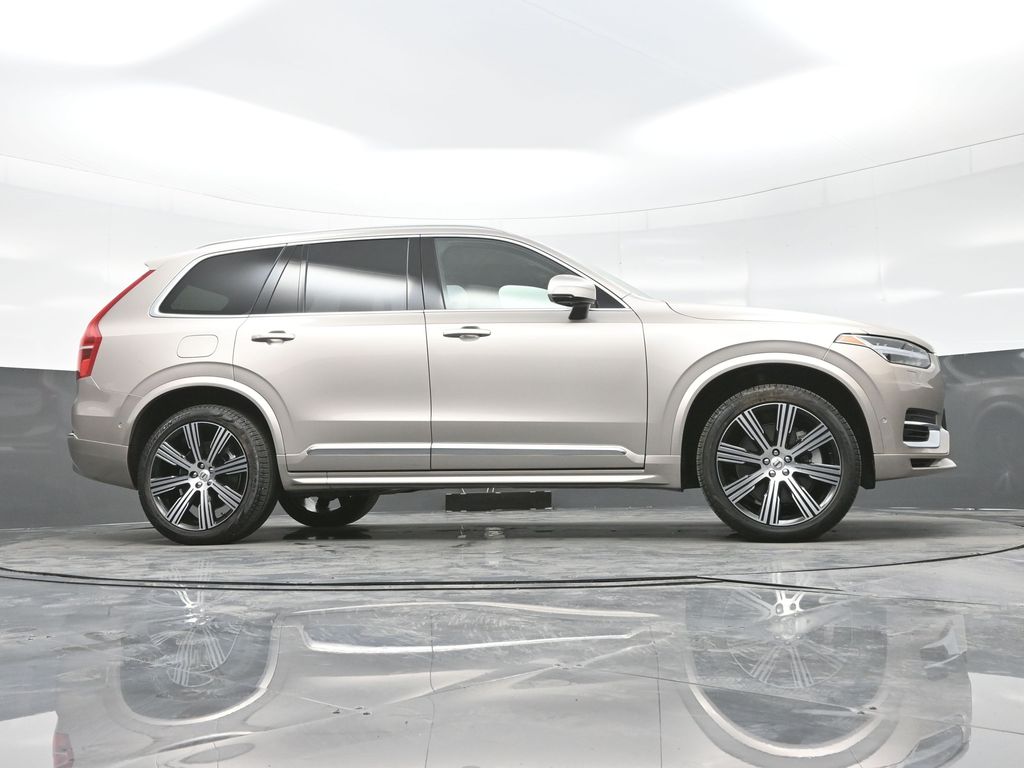 2025 Volvo XC90 T8 Plus photo 21