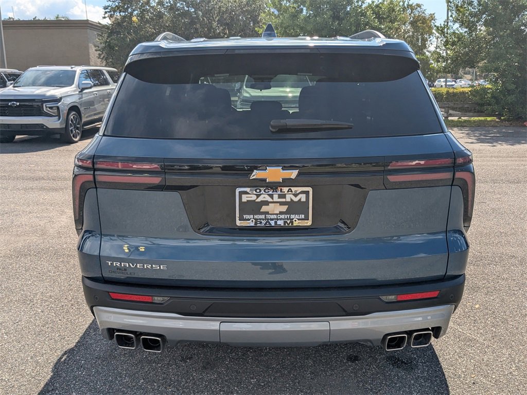 2025 Chevrolet Traverse photo 3