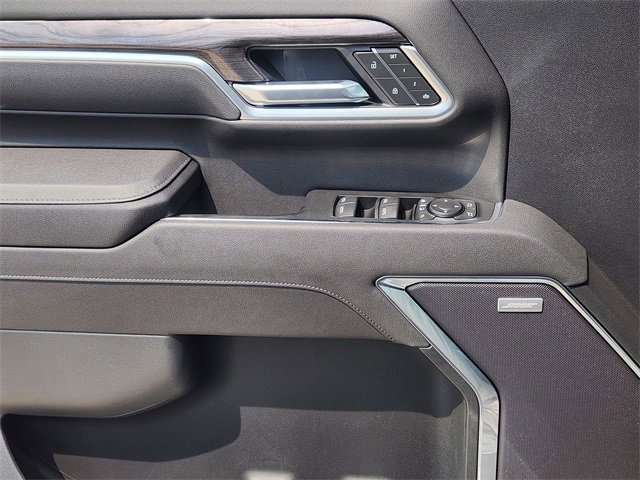 2025 Chevrolet Silverado 2500HD LTZ photo 15
