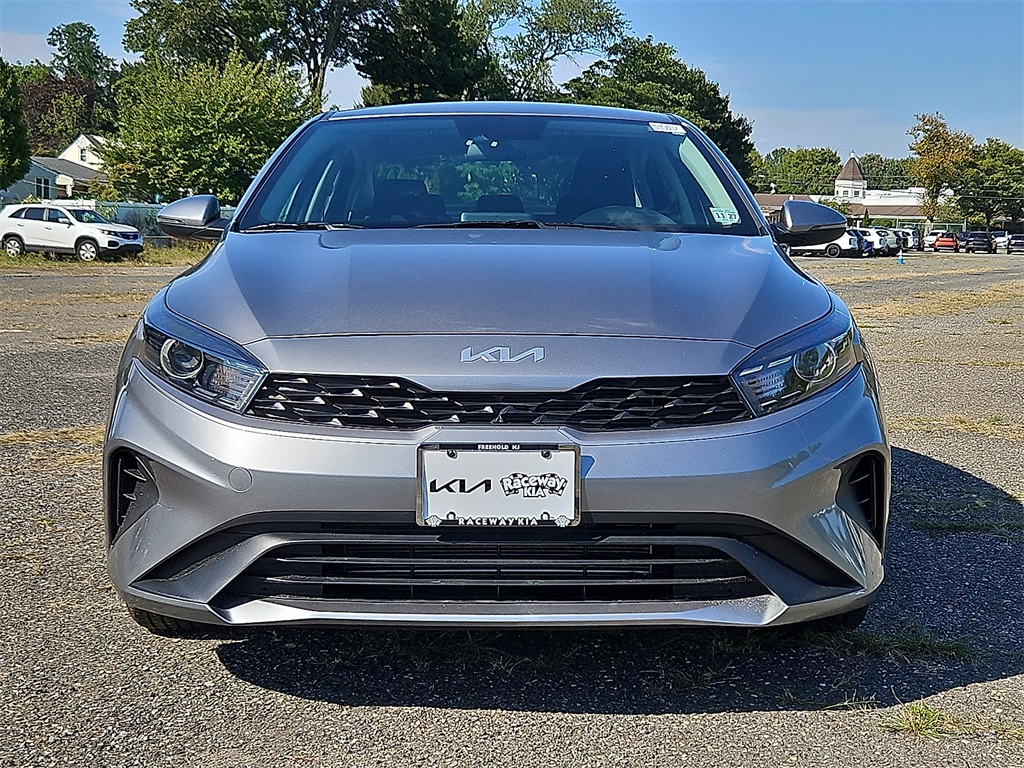 2023 Kia Forte LXS photo 2