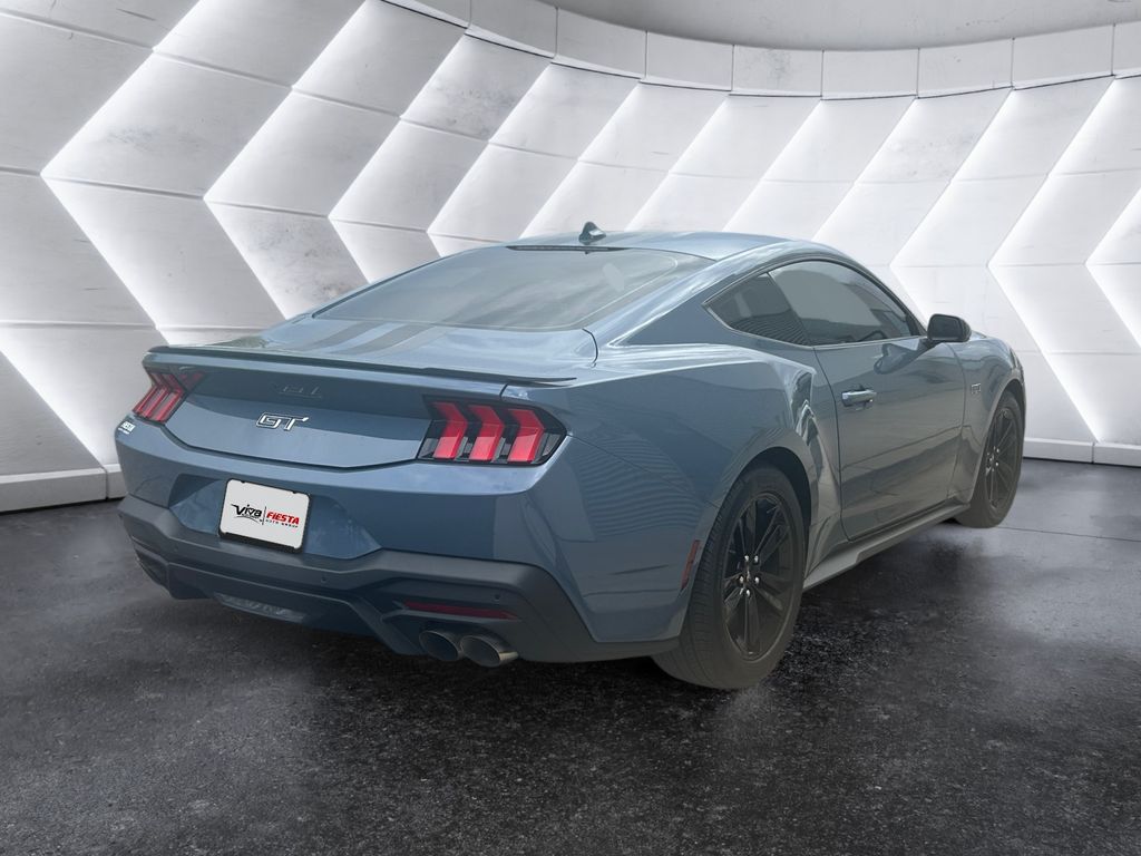 2025 Ford Mustang GT photo 4