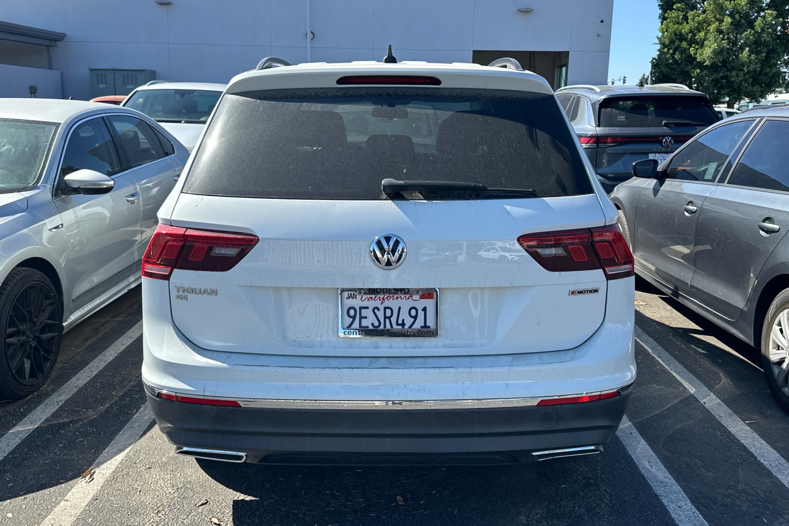 2021 Volkswagen Tiguan SE photo 2