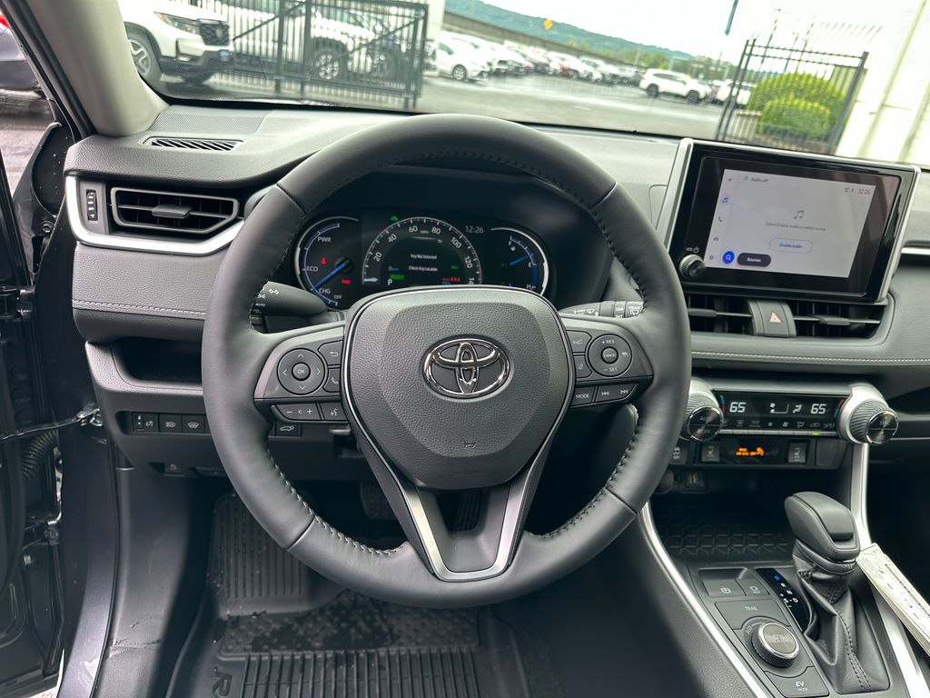 2025 Toyota RAV4 Hybrid XLE photo 14