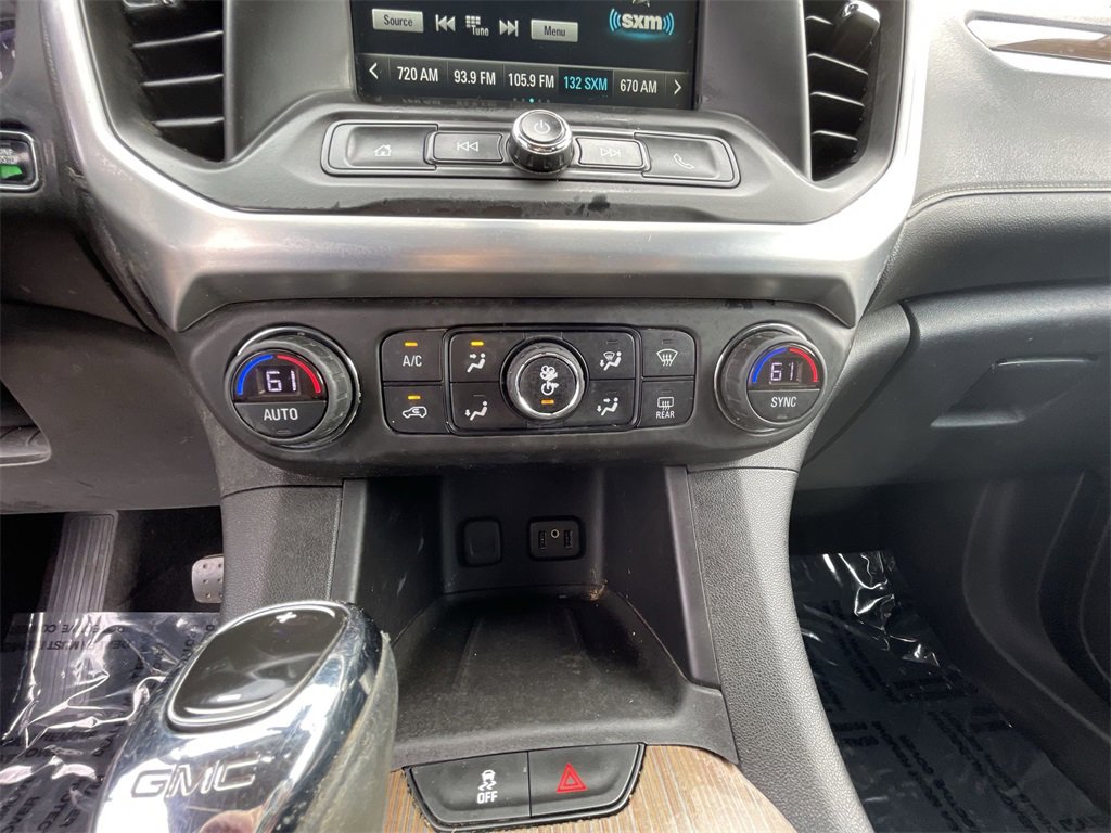 2017 Gmc Acadia SLE photo 14