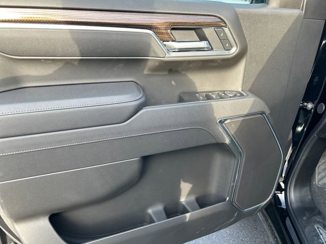 2025 Chevrolet Silverado 1500 RST photo 10