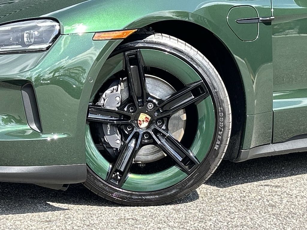2025 Porsche Taycan Base photo 14